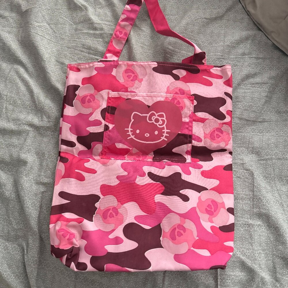 NWT Sanrio Hello Kitty Reversible Tote Pink Camo